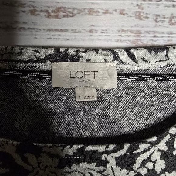 Loft Floral Gray And White Longsleeve Midi Dress Womans Size Large - Picture 3 of 5